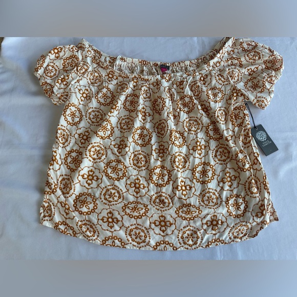 NWT Vince Camuto Off-Shoulder Top with Fun Pattern Size Large - Picture 1 of 6
